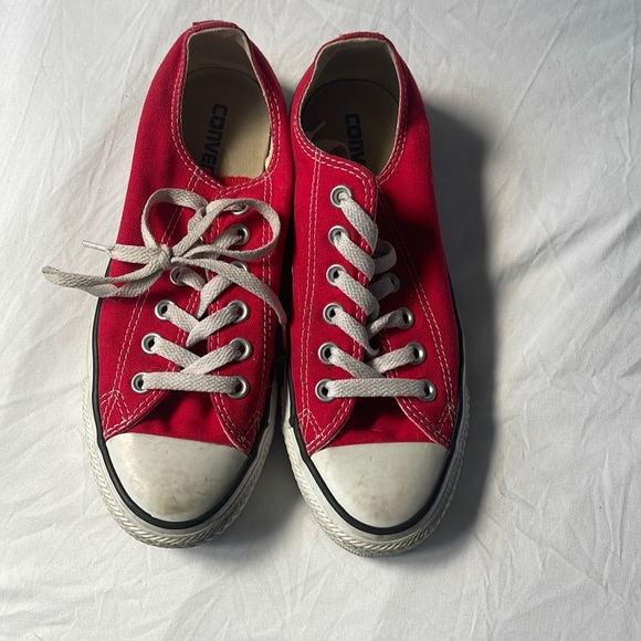 Converse Shoes - Red low top Chuck Taylors